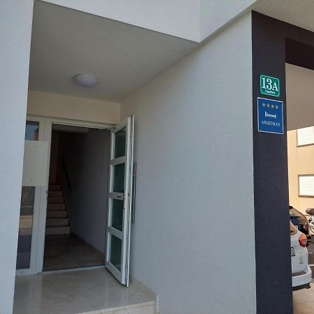Valux Apartman Пула Екстер'єр фото