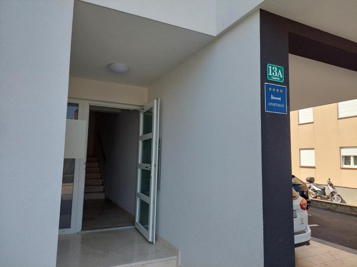 Valux Apartman Пула Екстер'єр фото