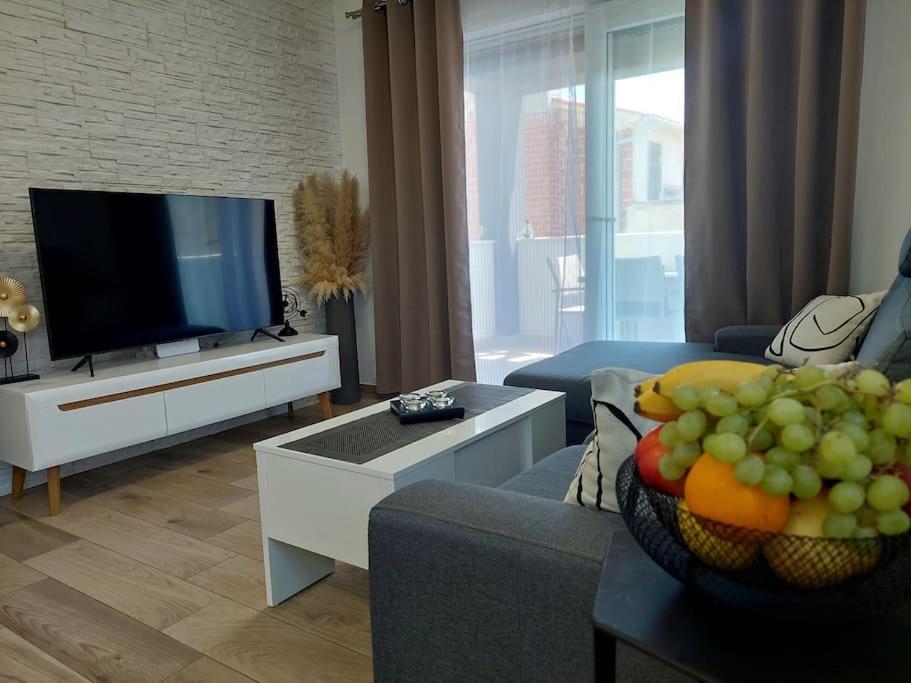 Valux Apartman Пула Екстер'єр фото