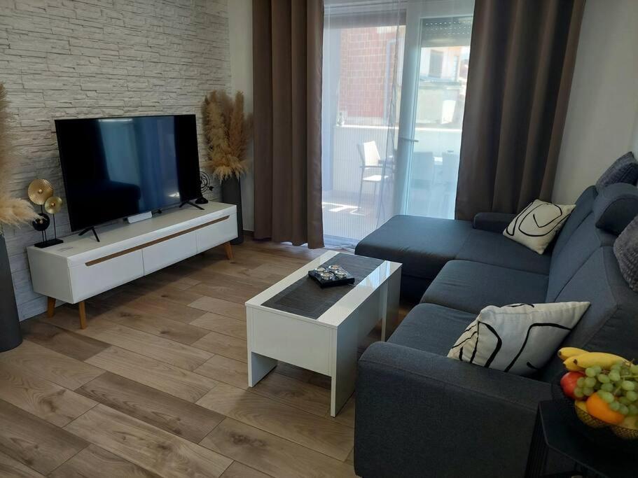 Valux Apartman Пула Екстер'єр фото