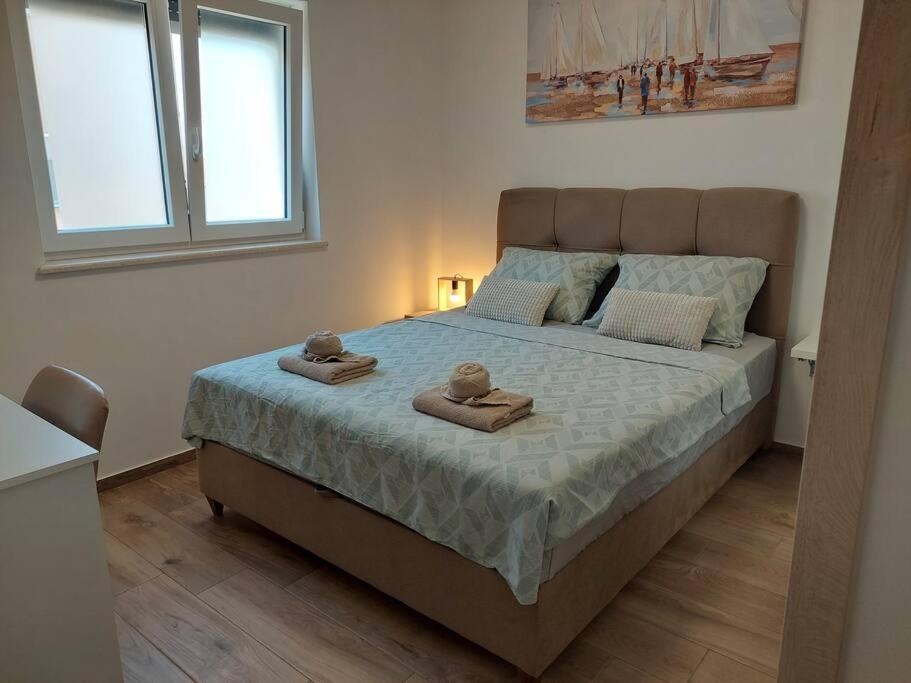 Valux Apartman Пула Екстер'єр фото