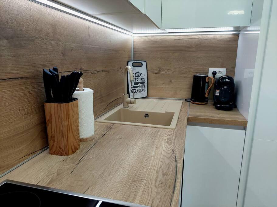 Valux Apartman Пула Екстер'єр фото