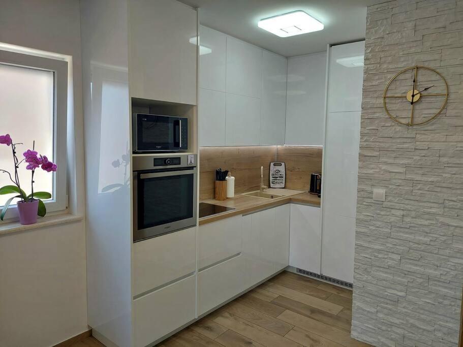 Valux Apartman Пула Екстер'єр фото